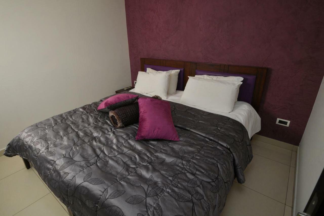 Hollywood Inn Boutique Hotel Джуния Екстериор снимка