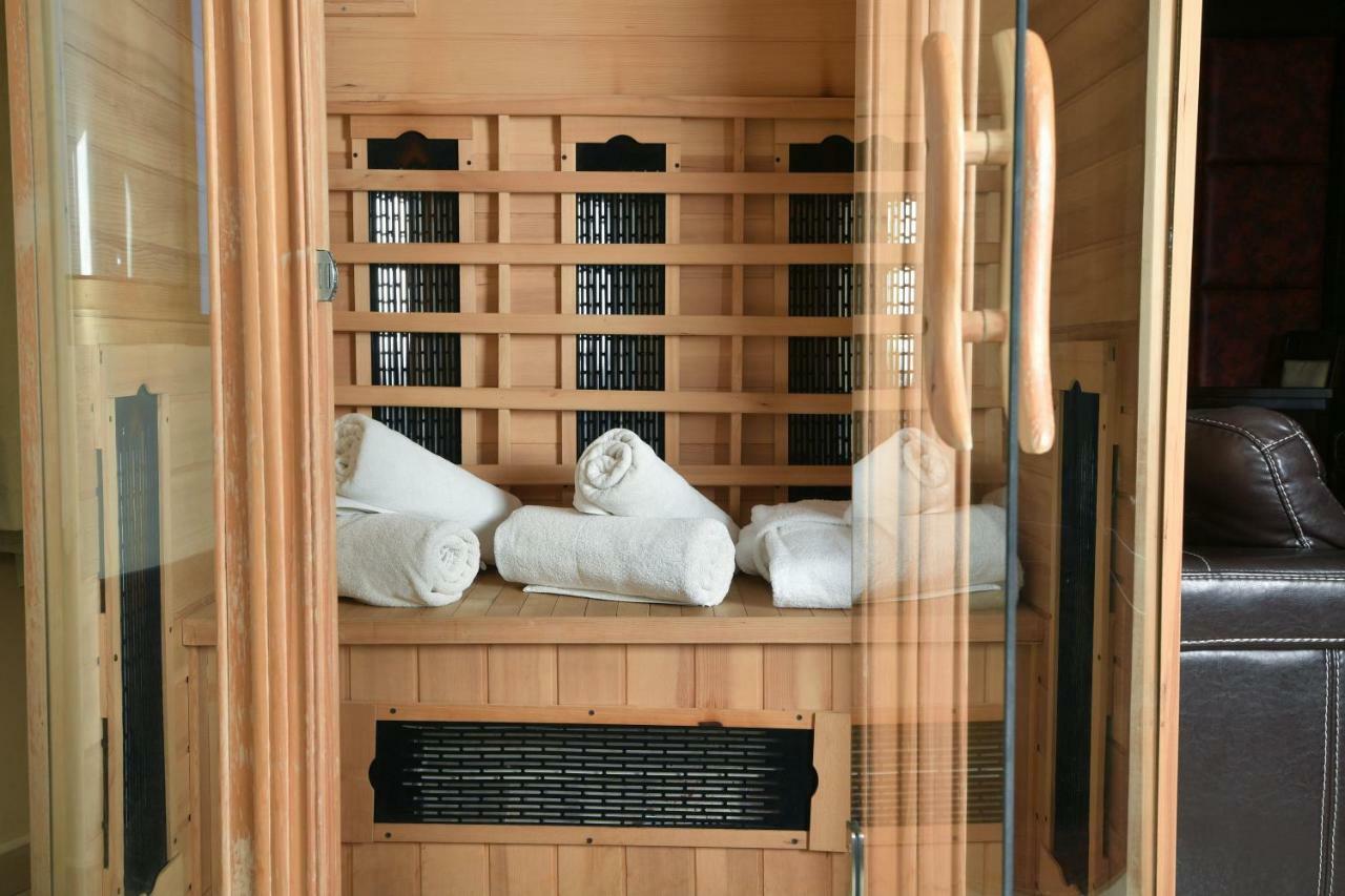 Hollywood Inn Boutique Hotel Джуния Екстериор снимка