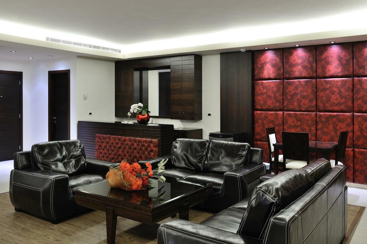 Hollywood Inn Boutique Hotel Джуния Екстериор снимка