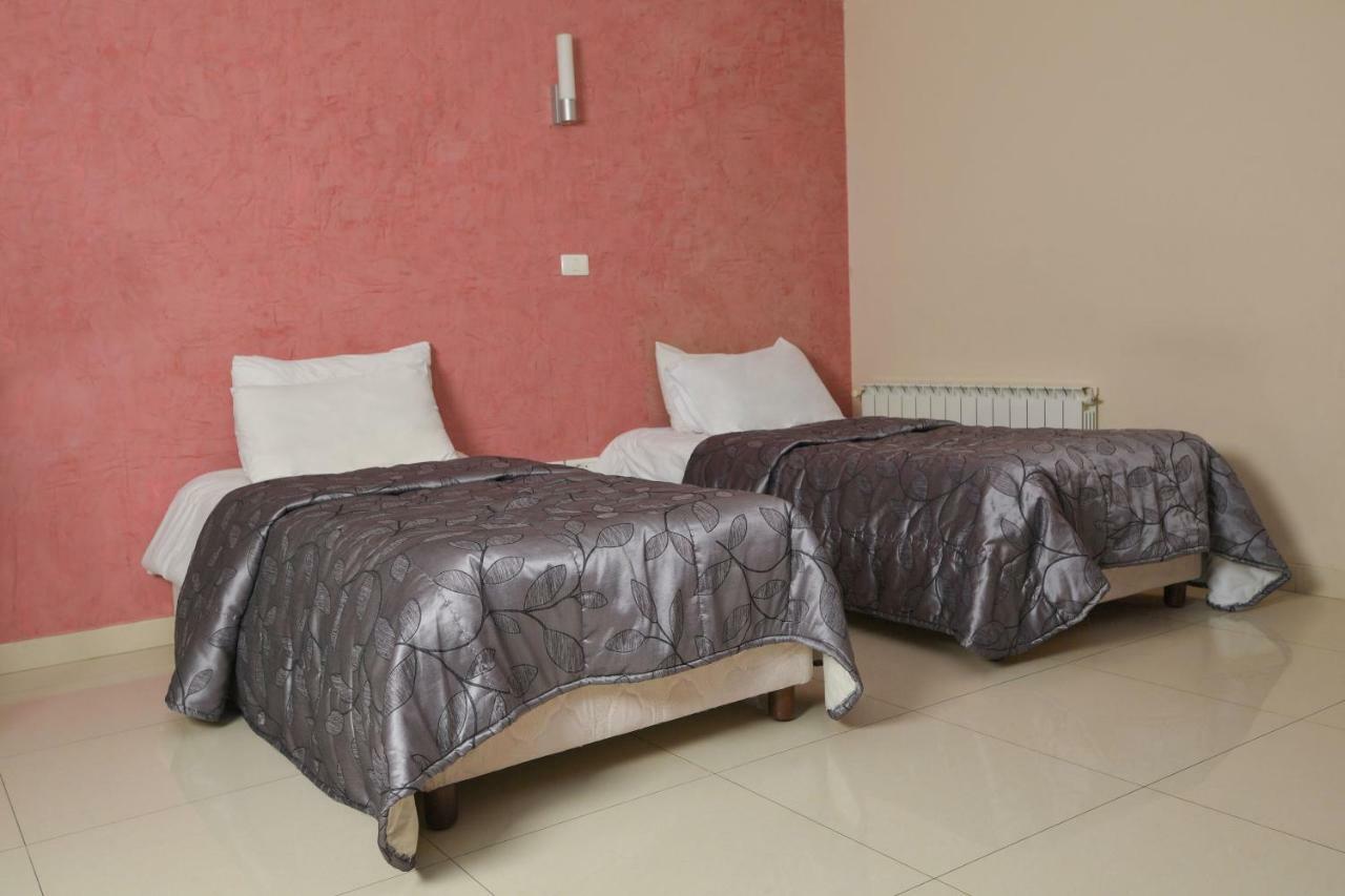 Hollywood Inn Boutique Hotel Джуния Екстериор снимка