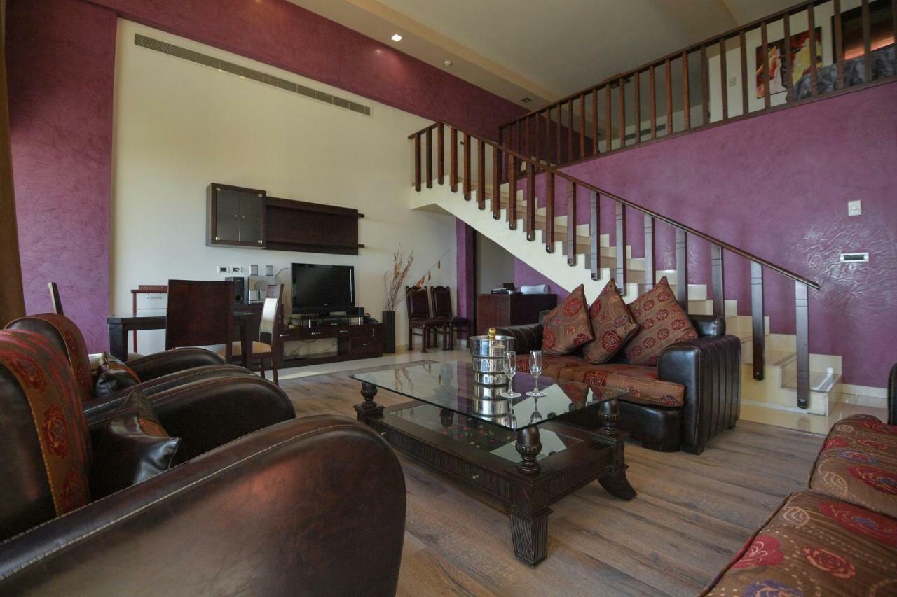 Hollywood Inn Boutique Hotel Джуния Екстериор снимка