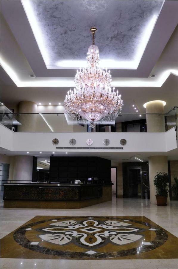 Hollywood Inn Boutique Hotel Джуния Екстериор снимка